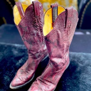 Snake skin handmade cowboy boots,